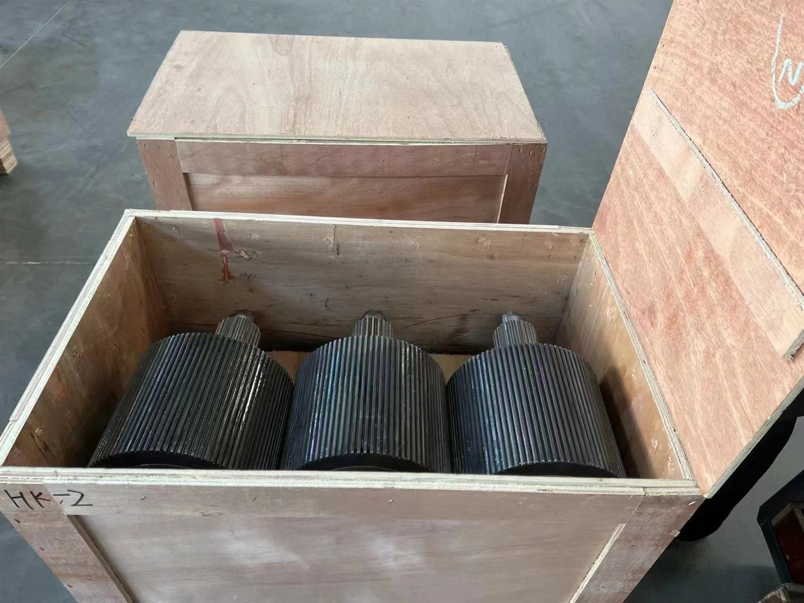 Pellet roller